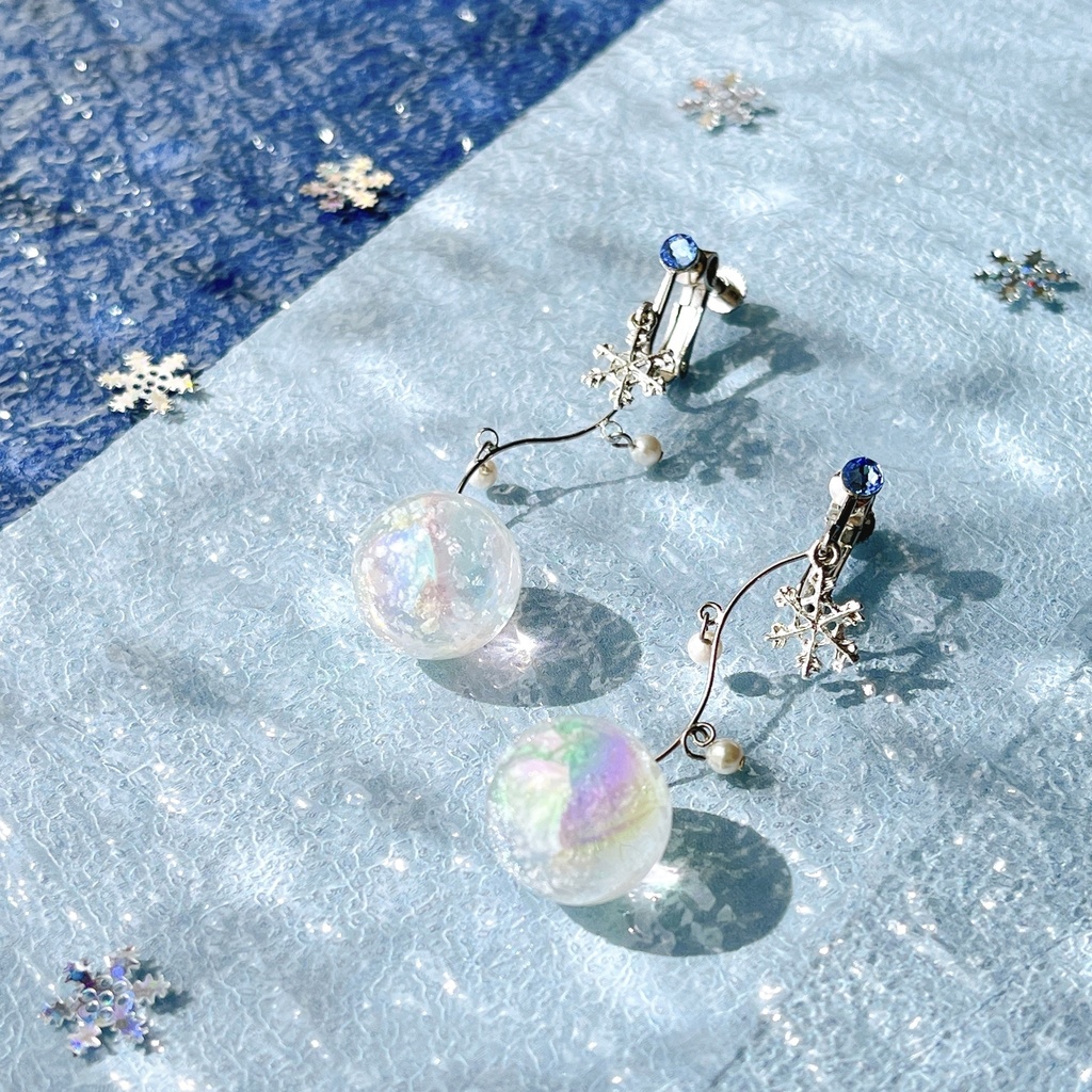 【スノードーム】 雪の結晶 ピアス イヤリング