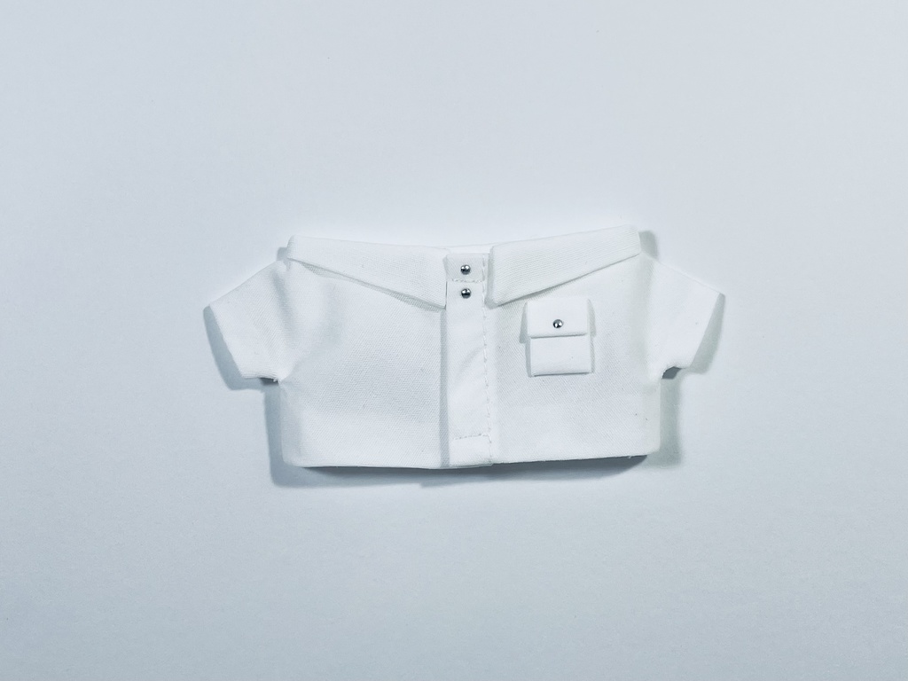 ポケット付きシャツ