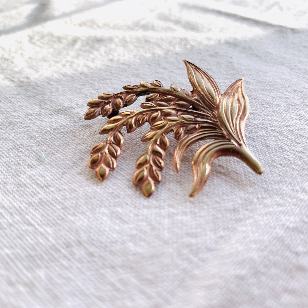 稲穂のブローチ