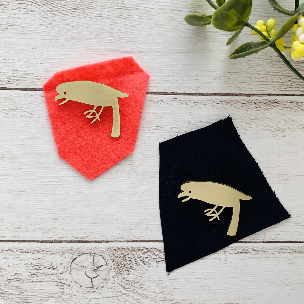 鍬形蕙斎の『略画式』ブローチ