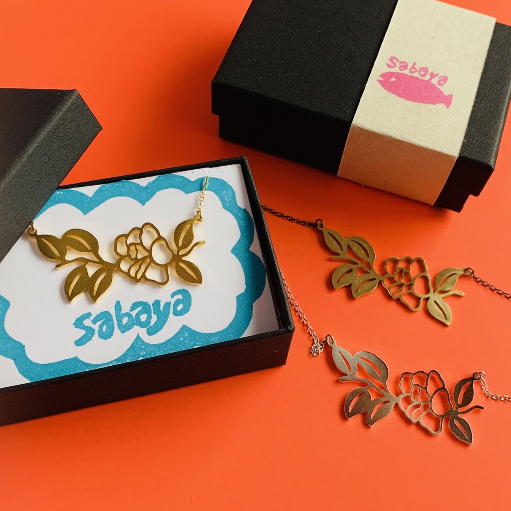 椿のネックレス