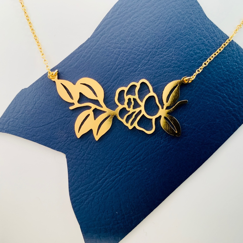 椿のネックレス