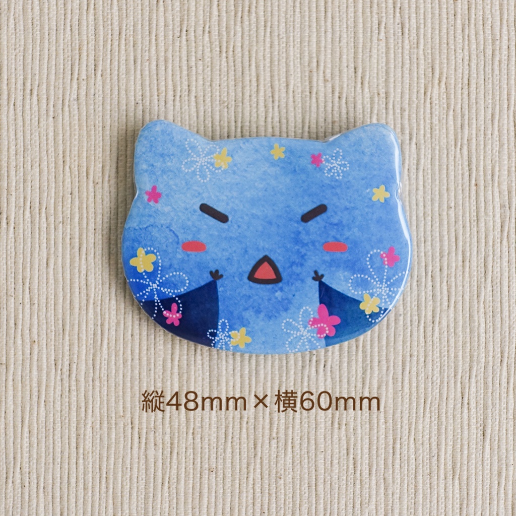 コウモリの耳型缶バッジ