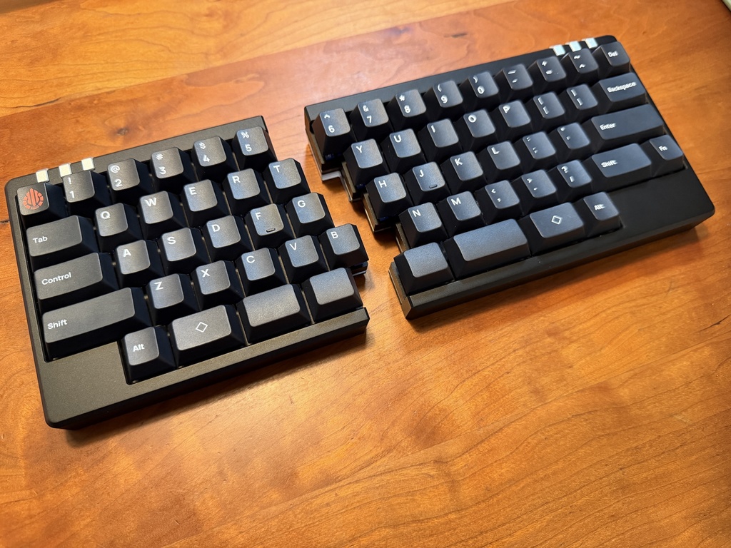 「Acid Caps “Premium”」White on Black