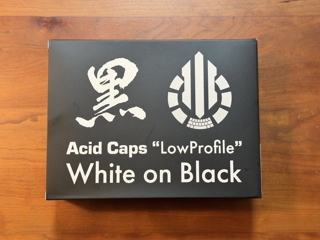 「Acid Caps “LowProfile”」White on Black
