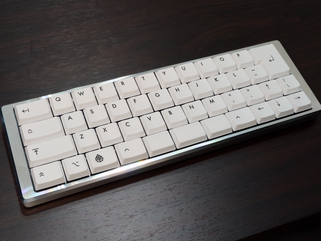 「Acid Caps “LowProfile”」Black on White