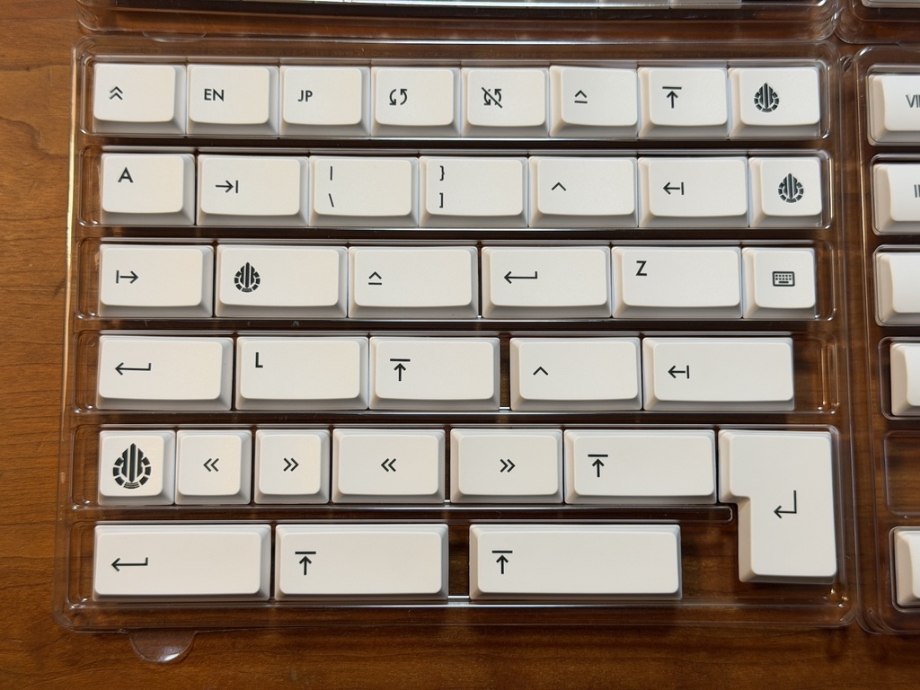 「Acid Caps “LowProfile”」Black on White