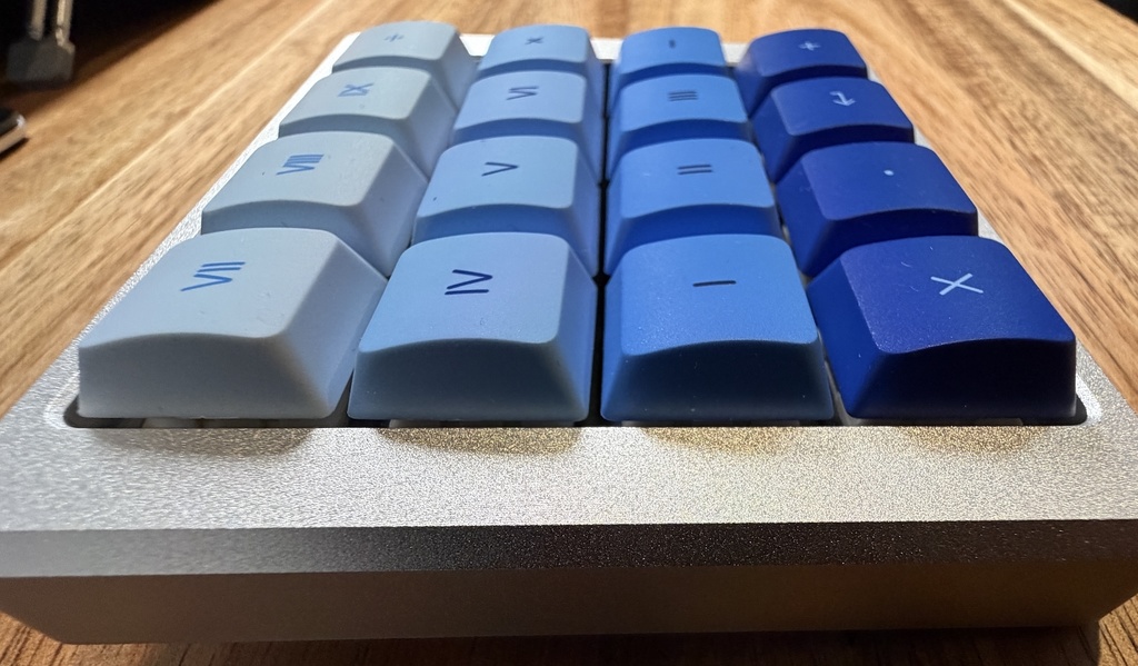 「Acid Caps “LowProfile”」Reflex Blue