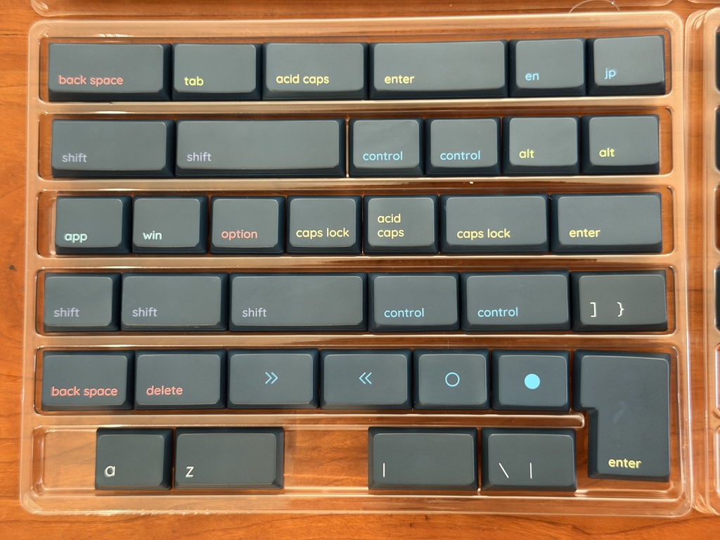 「Acid Caps “LowProfile”」solarized dark