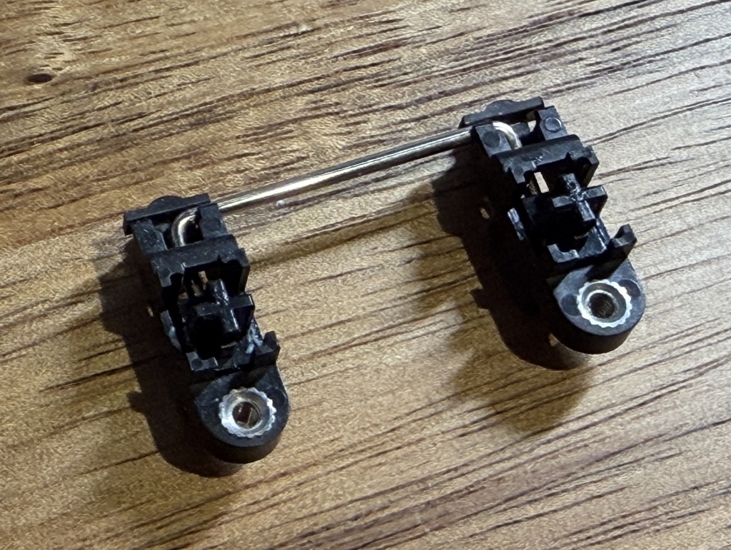 ロープロファイルキーボード用スタビライザー