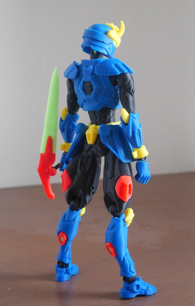 オリジナル可動フィギュア 『カルラ』