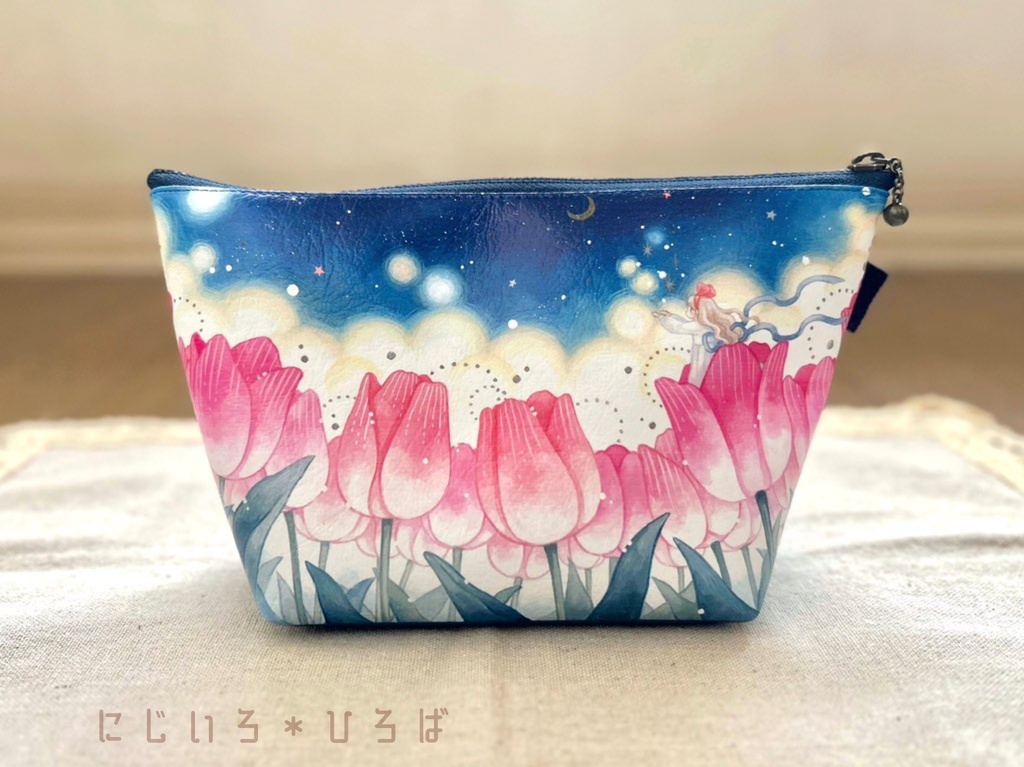 チューリップの三角ポーチ