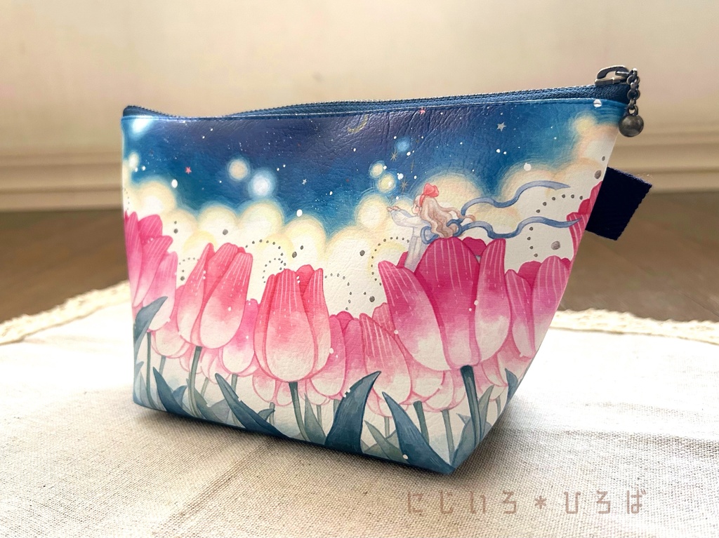 チューリップの三角ポーチ