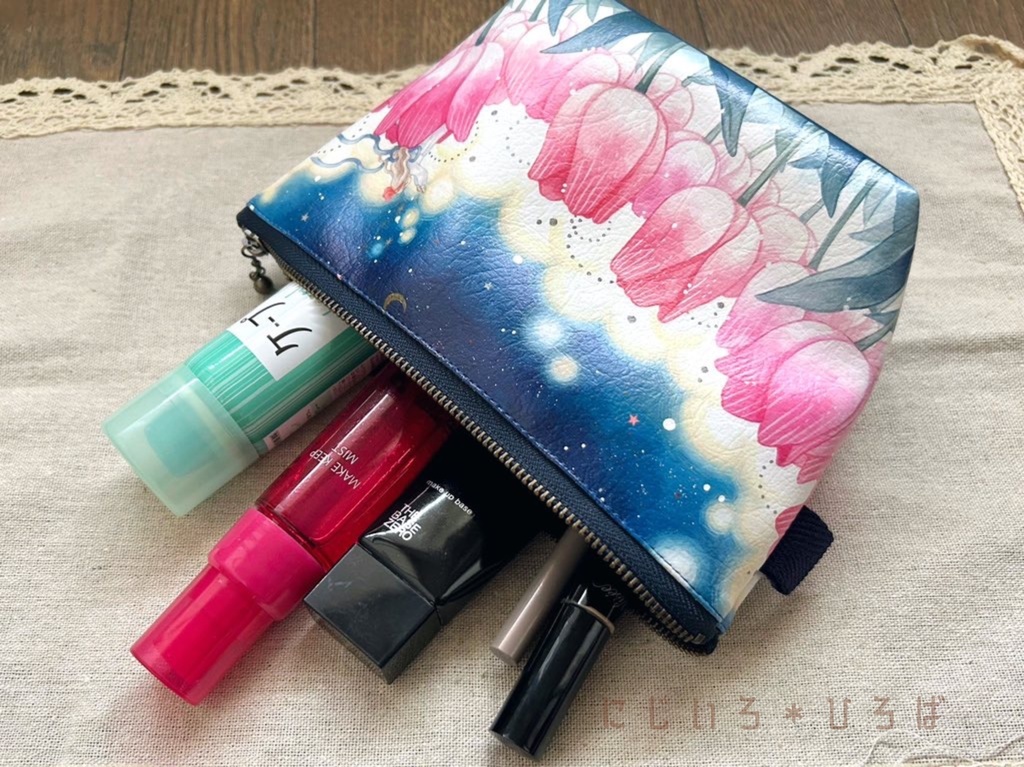 チューリップの三角ポーチ