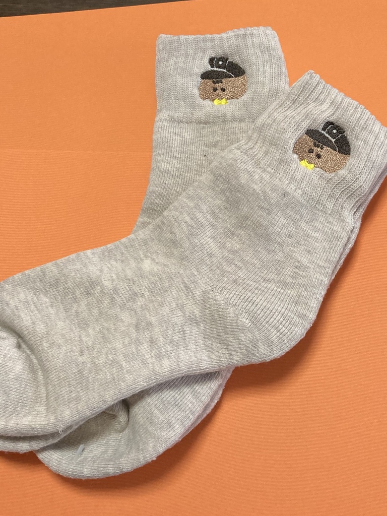 まえだいぬ刺繍靴下