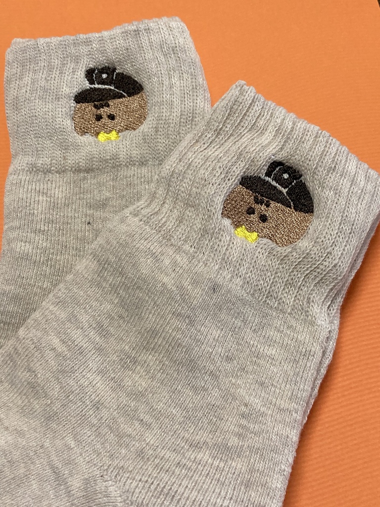 まえだいぬ刺繍靴下