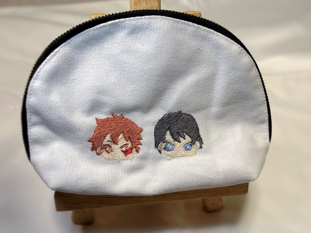 刺繍ポーチ　ハーツ