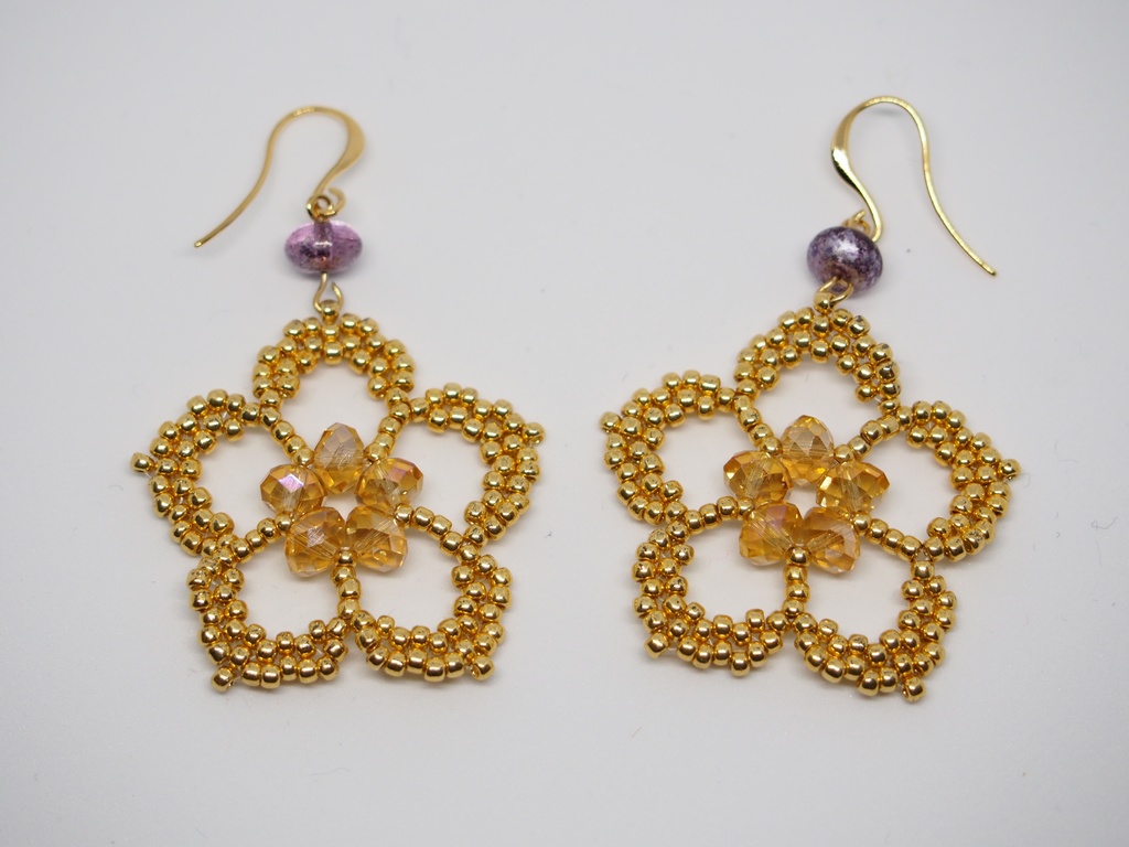 木瓜紋の唐花ピアス/イヤリング