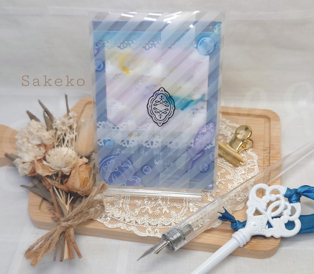 【手のひらサイズのミニアート】夢泳ぐクジラの旅