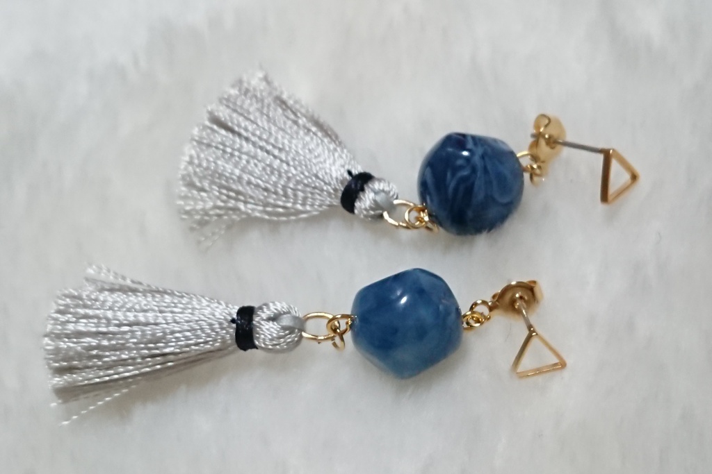 鳴狐イメージ ピアス