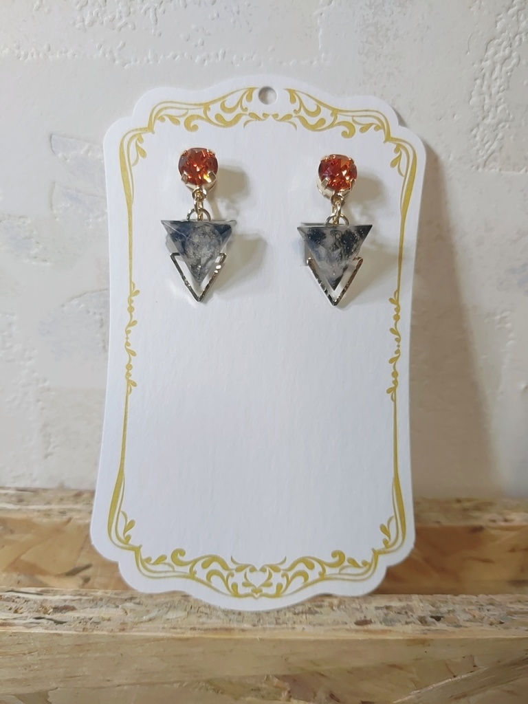 理鶯の▽シンプルピアス