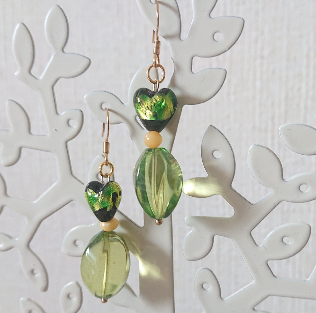 ぷるぷるハートピアス