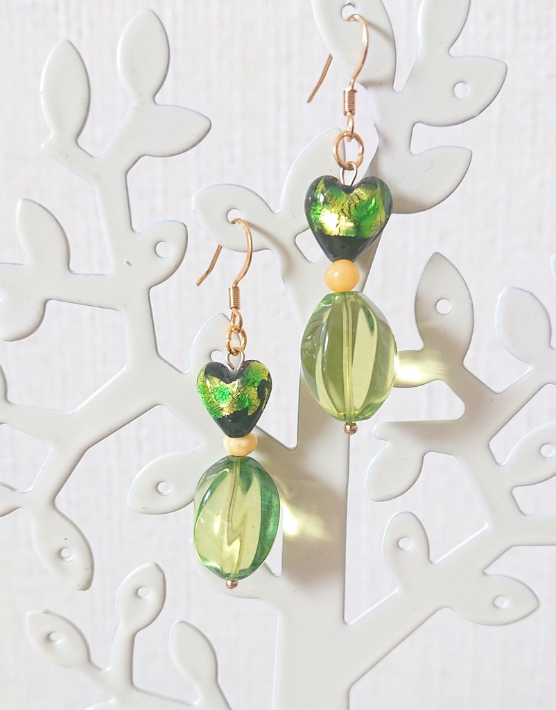 ぷるぷるハートピアス