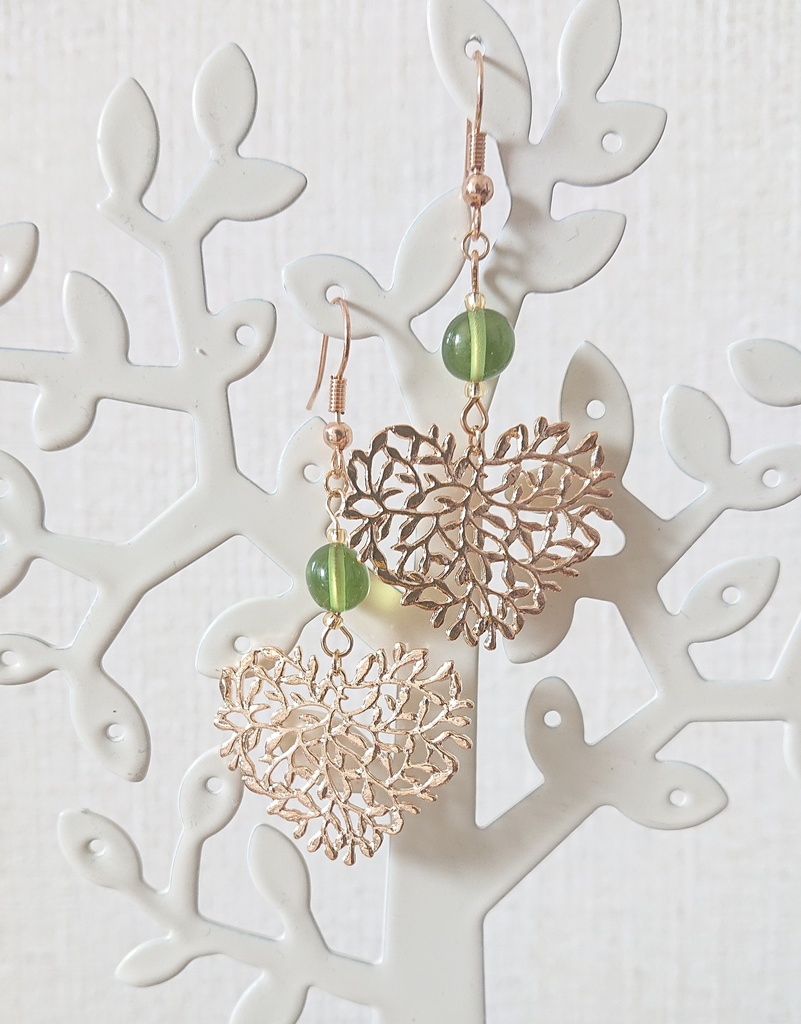 黄金のハートピアス