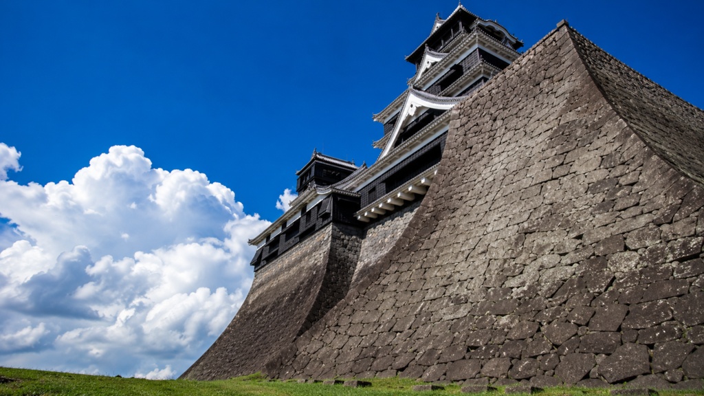 Kumamoto Castle and Summer Clouds|夏雲と熊本城の武者返し|Japanese Castle PC Wallpaper 1920×1080