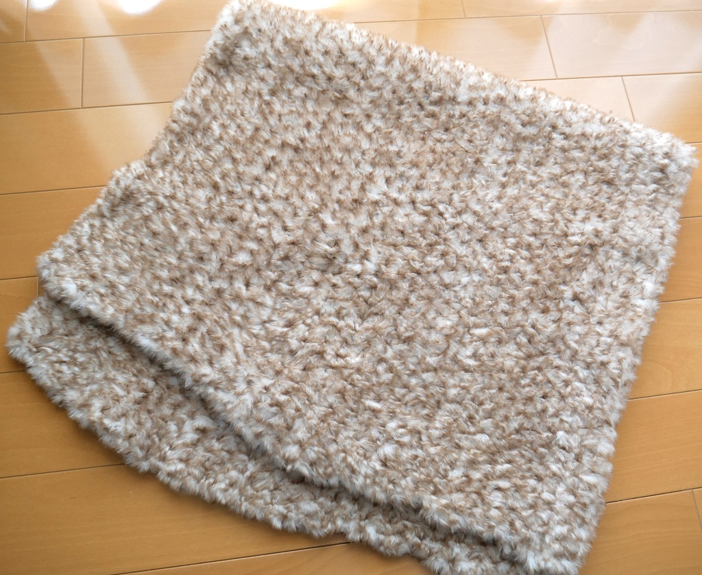 【自宅配送】手編みのブランケット1点【ゆきんこファンディング】