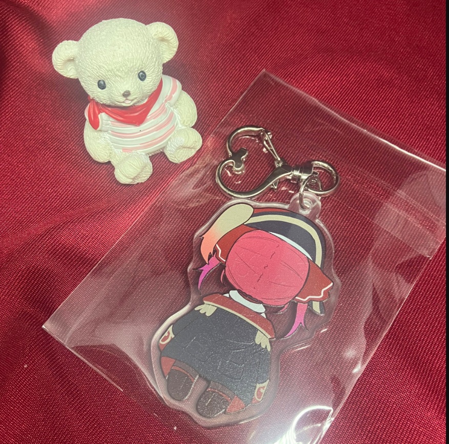 背中までかわいいアクリルキーホルダー