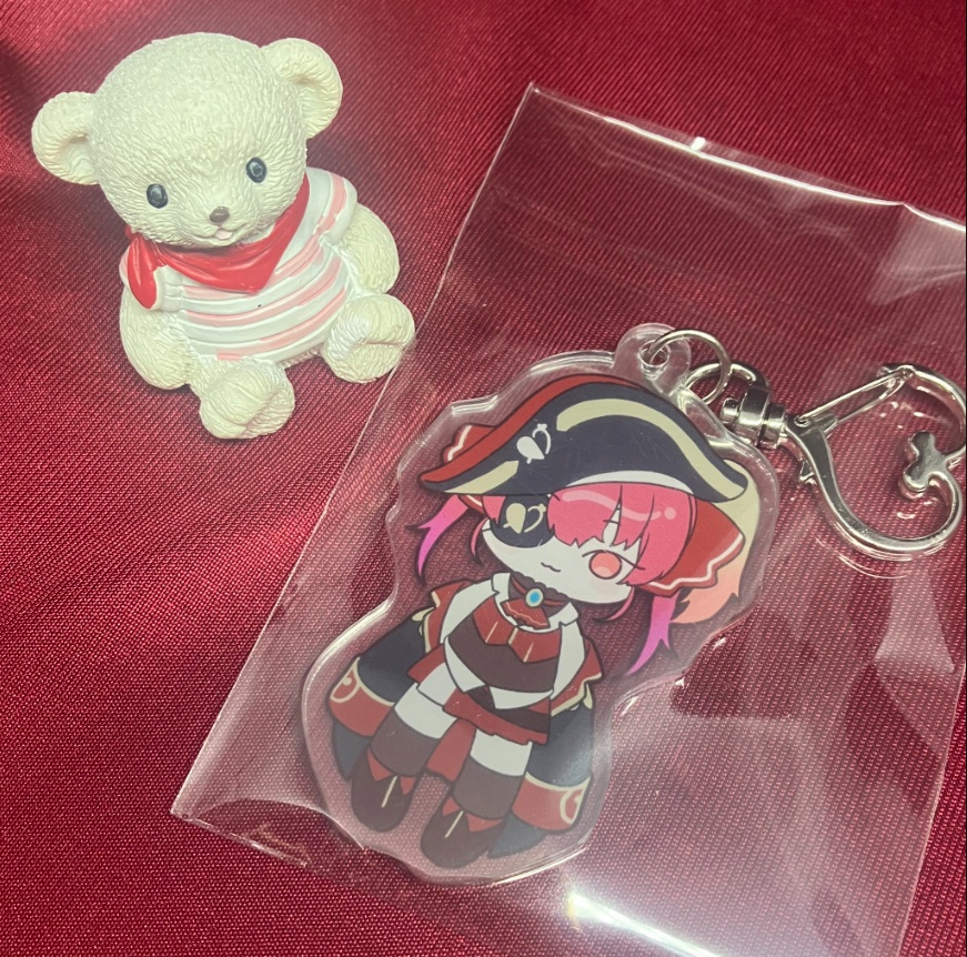 背中までかわいいアクリルキーホルダー