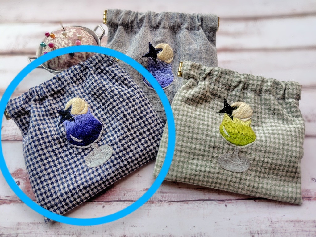 二年生イメージ　クリームソーダ刺繍ポーチ
