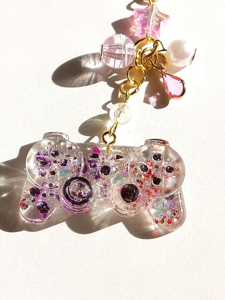 クライシスコアFF7 キャラモチーフ ゲームコントローラー レジンストラップ