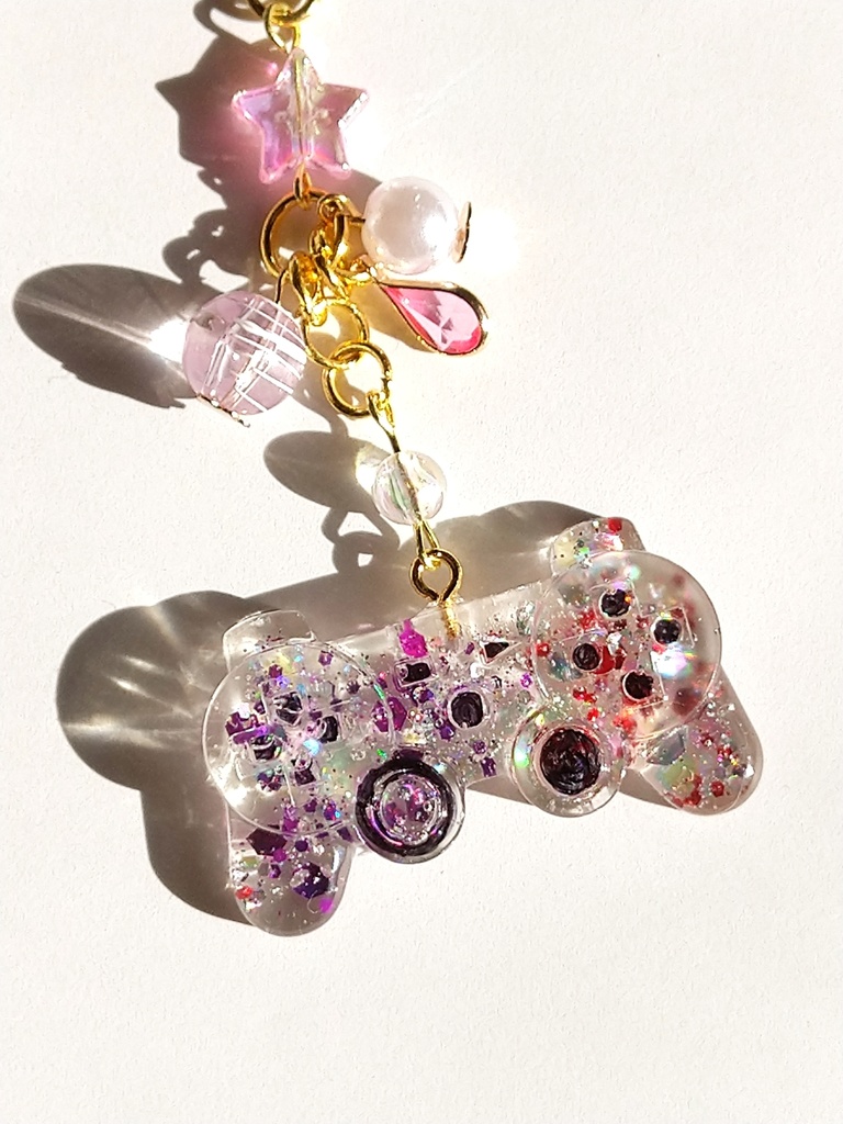 クライシスコアFF7 キャラモチーフ ゲームコントローラー レジンストラップ