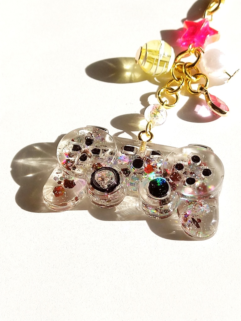 クライシスコアFF7 キャラモチーフ ゲームコントローラー レジンストラップ