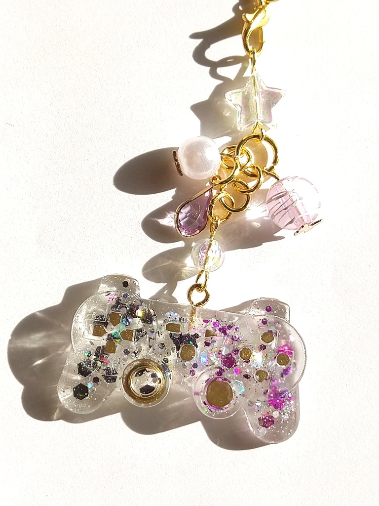 クライシスコアFF7 キャラモチーフ ゲームコントローラー レジンストラップ