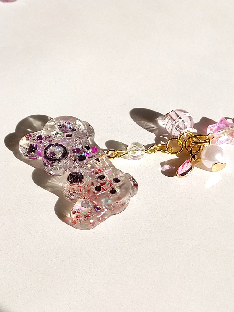 クライシスコアFF7 キャラモチーフ ゲームコントローラー レジンストラップ