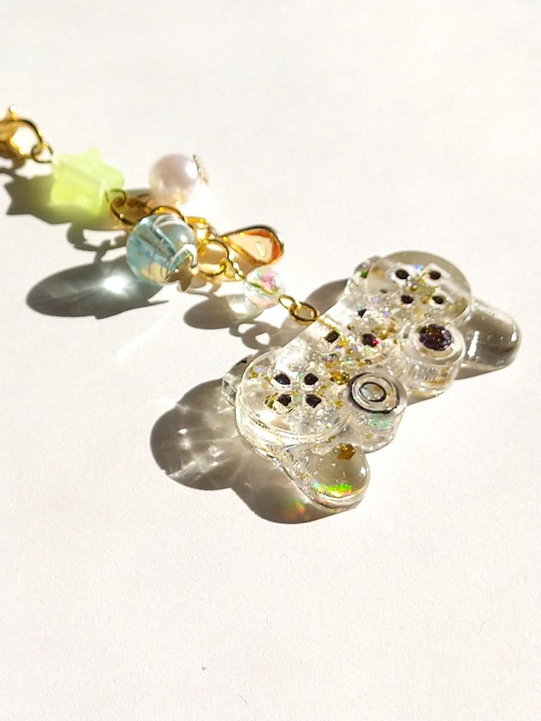 クライシスコアFF7 キャラモチーフ ゲームコントローラー レジンストラップ