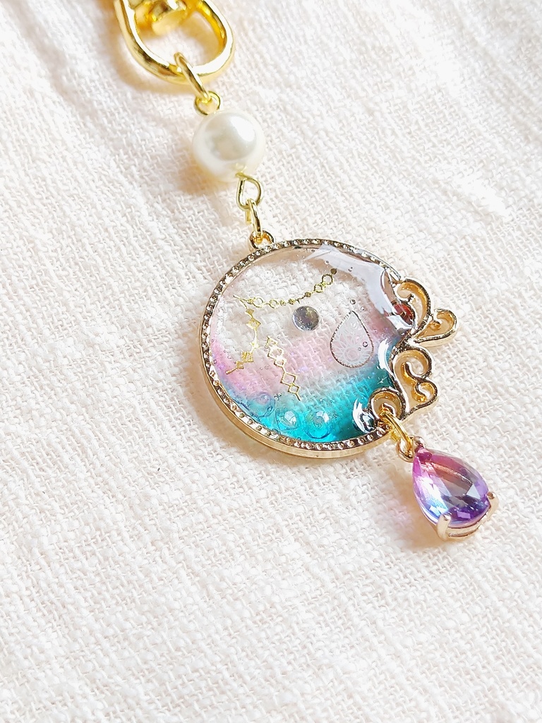 ニーアオートマタ ~唐草模様~大人可愛いレジンキーホルダー