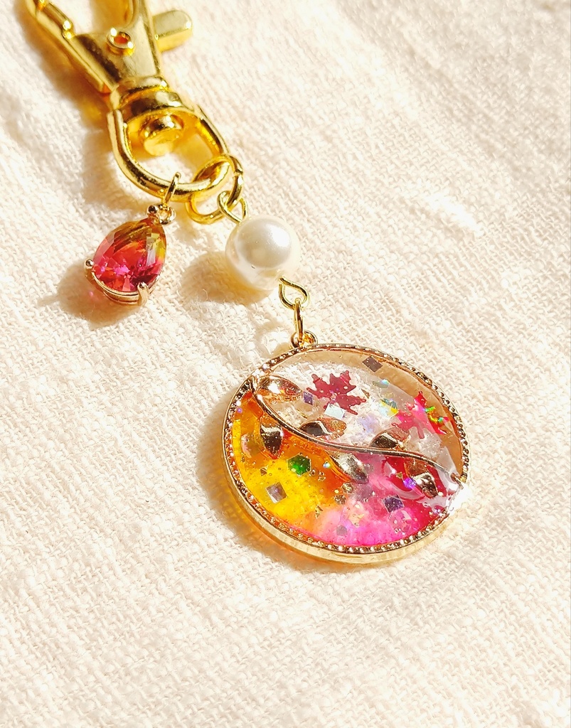 ニーアオートマタ ~唐草模様~大人可愛いレジンキーホルダー