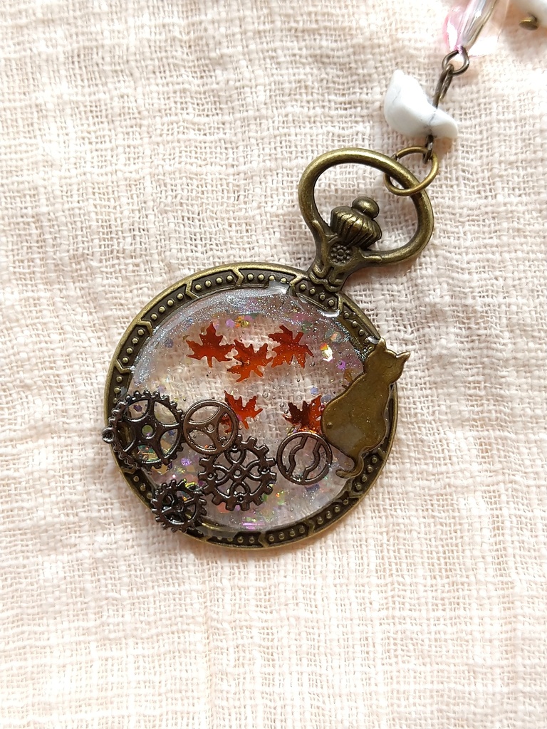 紅葉懐中時計 ニーアレプリカント モチーフ レジンキーホルダー