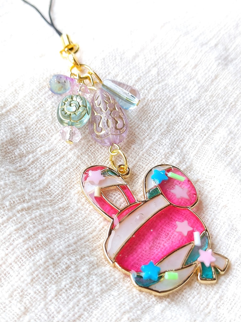 FF女子旅メンバー ゜。レトロカフェで女子会。゜ レジンストラップ