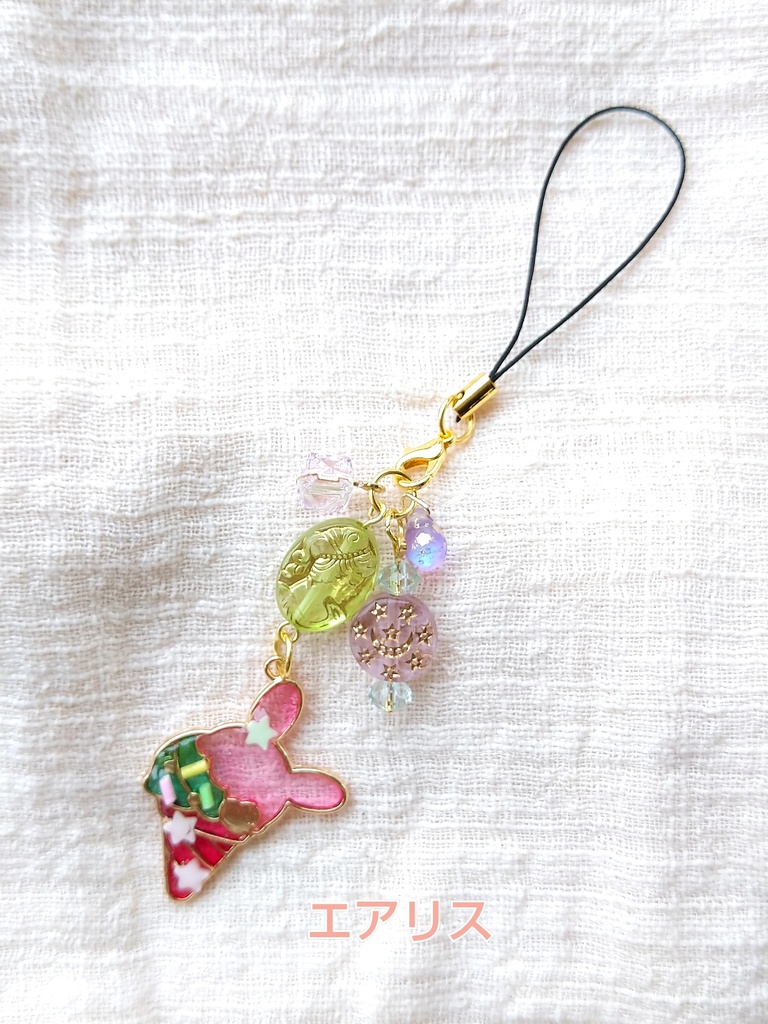 FF女子旅メンバー ゜。レトロカフェで女子会。゜ レジンストラップ