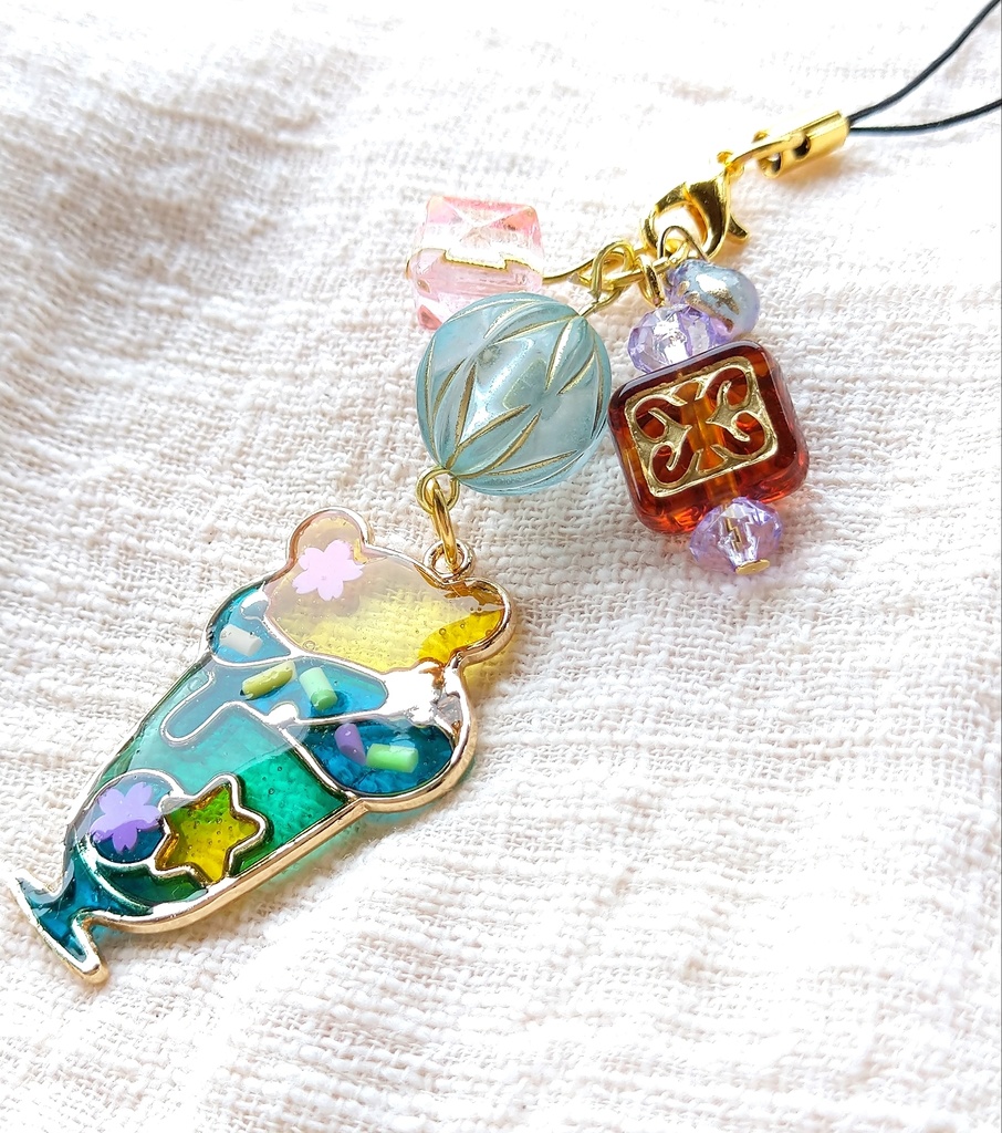 FF女子旅メンバー ゜。レトロカフェで女子会。゜ レジンストラップ