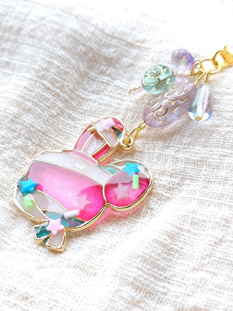 FF女子旅メンバー ゜。レトロカフェで女子会。゜ レジンストラップ