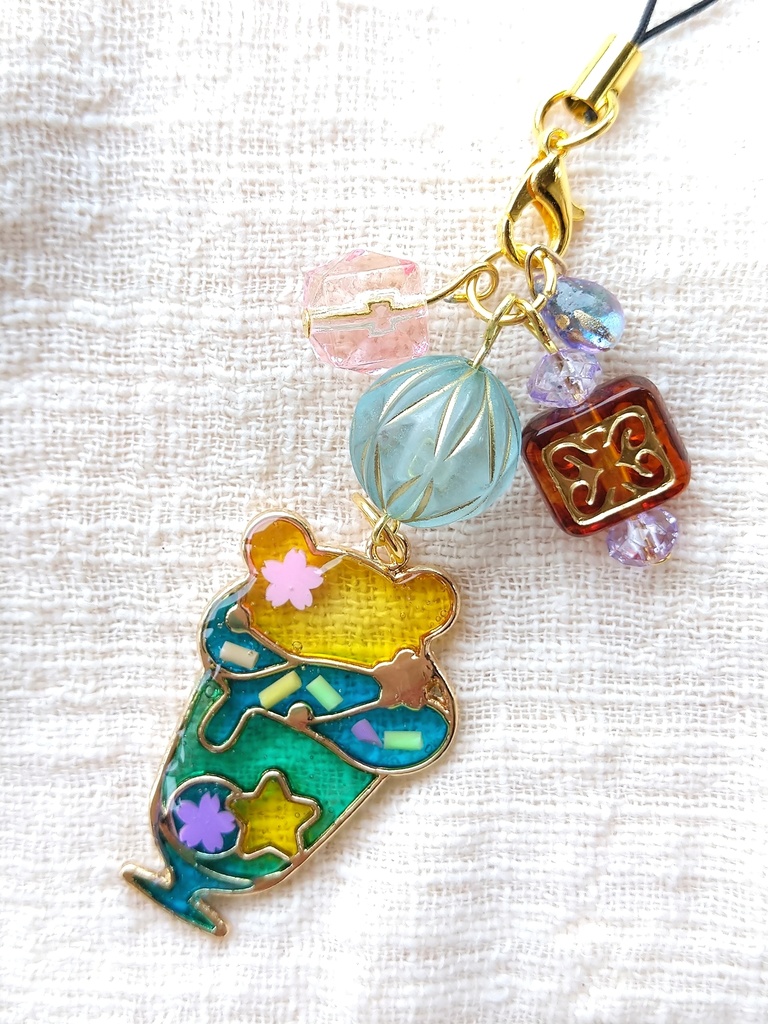 FF女子旅メンバー ゜。レトロカフェで女子会。゜ レジンストラップ