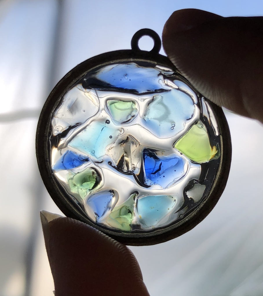 ステンドグラス風ペンダント