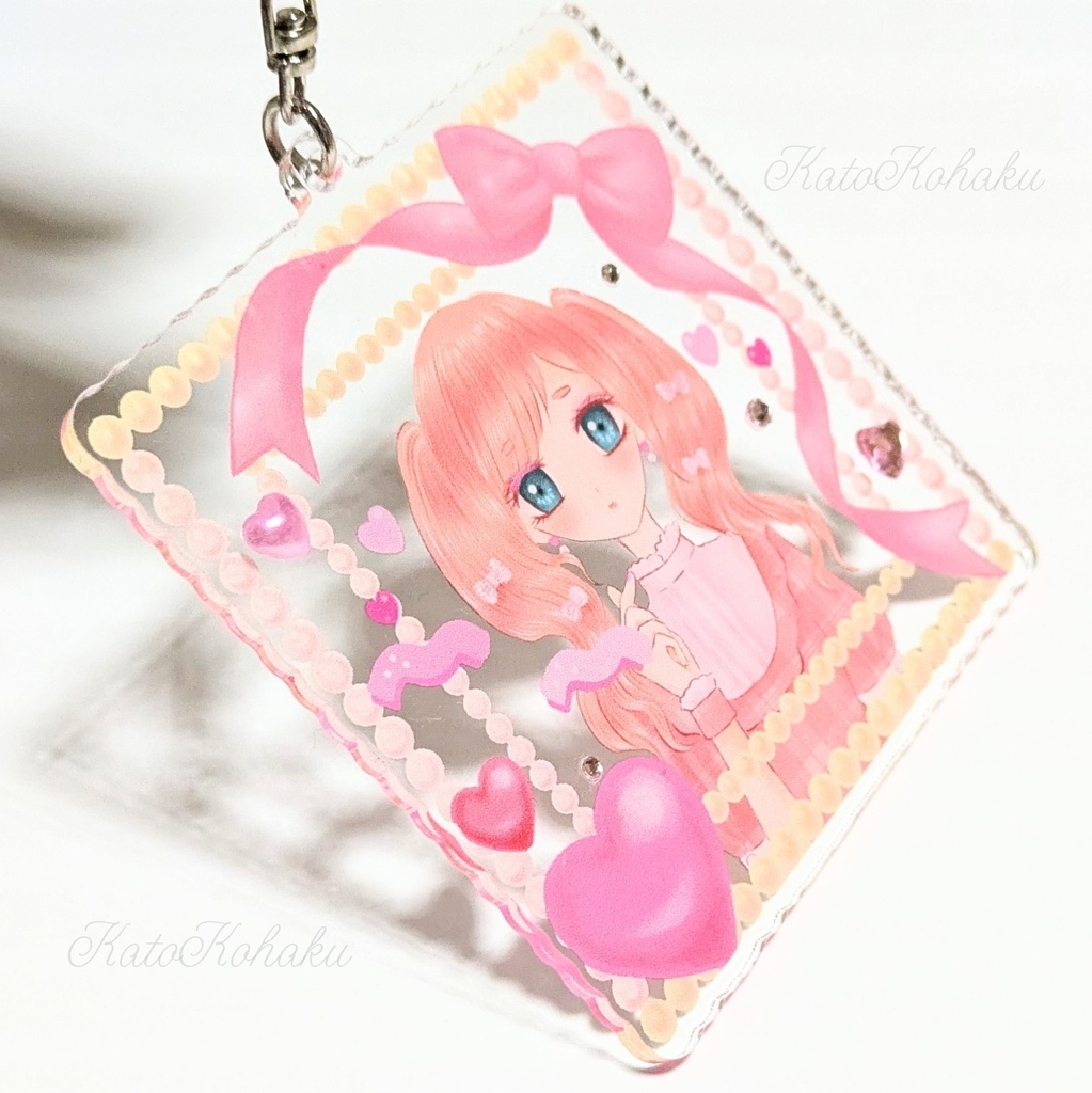 ハートいっぱいキラデコアクキー　ピンク色
