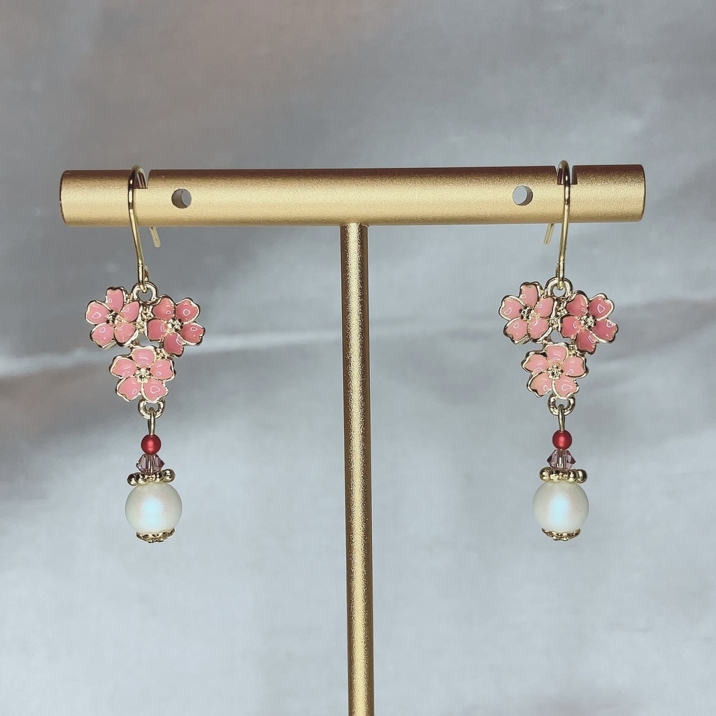 イヤリング/ピアス【リリーホワイト】